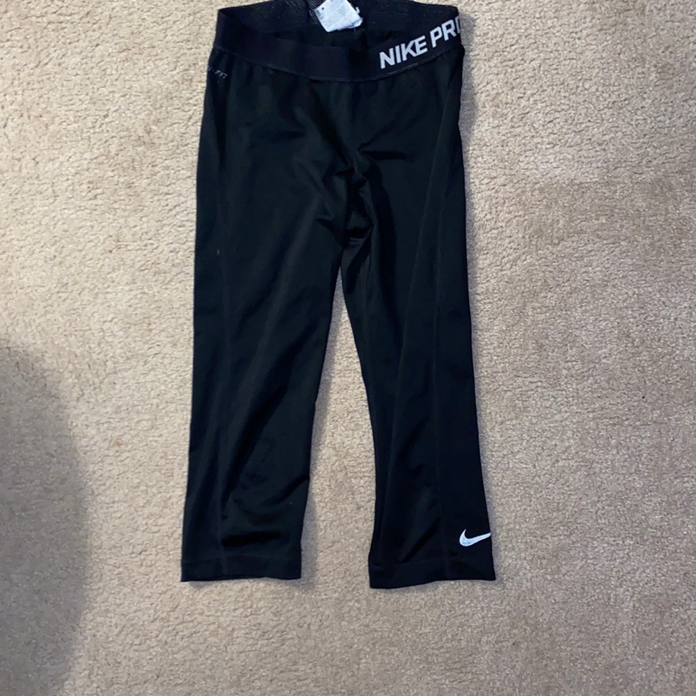 Nike pro cropped leggings